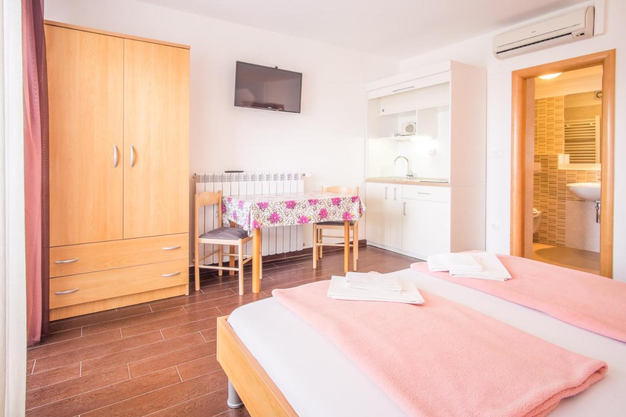 Apartments Bogdanic Krk I 크르크 외부 사진